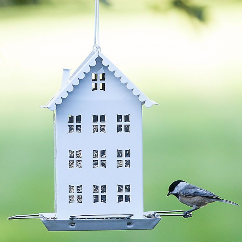 Perky-Pet Farmhouse Bird Feeder – 2.8 lb Seed Capacity