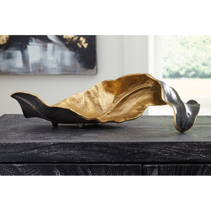 Ashley Express – Melinda Sculpture