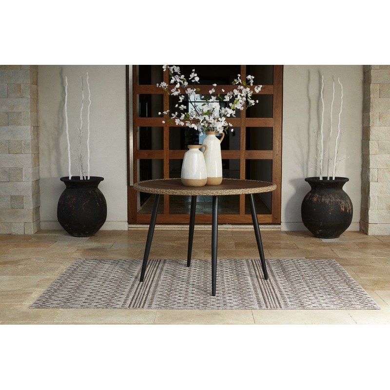 Ashley Express – Amaris Round Dining Table