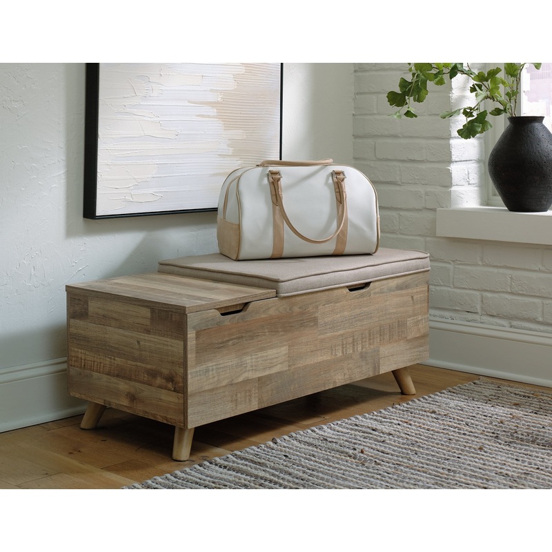 Ashley Express – Gerdanet Storage Bench