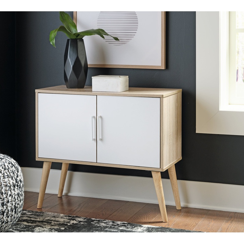 Ashley Express – Orinfield Accent Cabinet