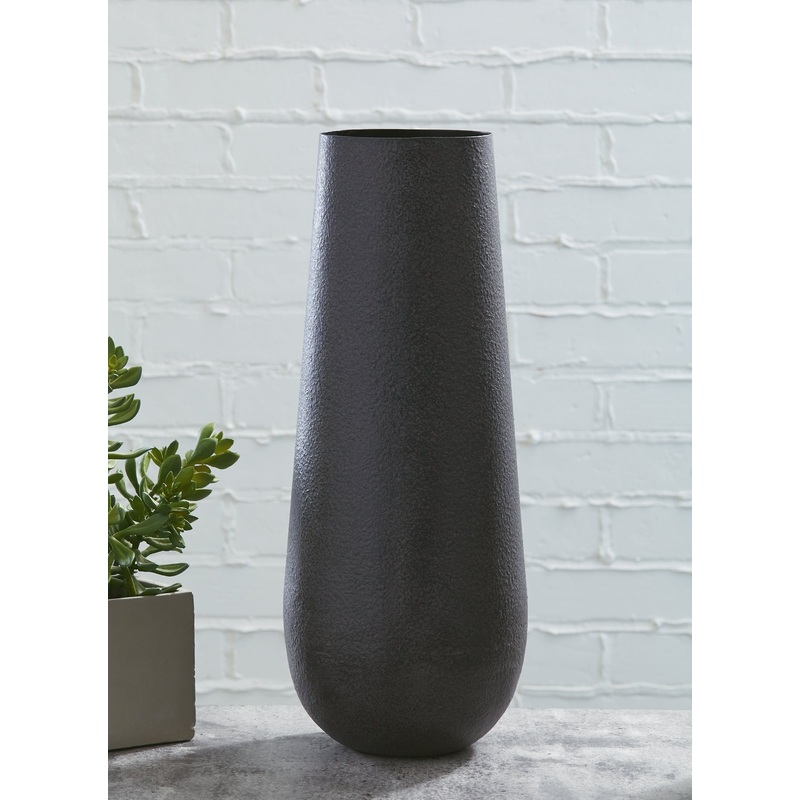Ashley Express – Fynn Vase