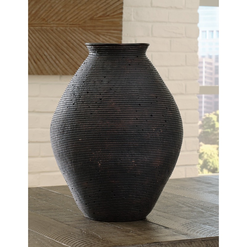 Ashley Express – Hannela Vase