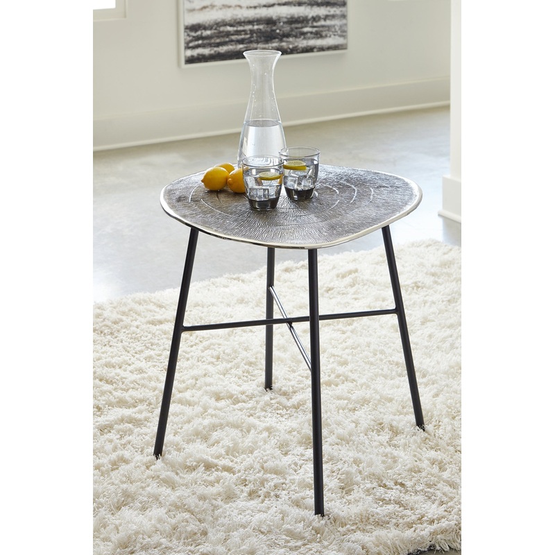 Ashley Express – Laverford Round End Table