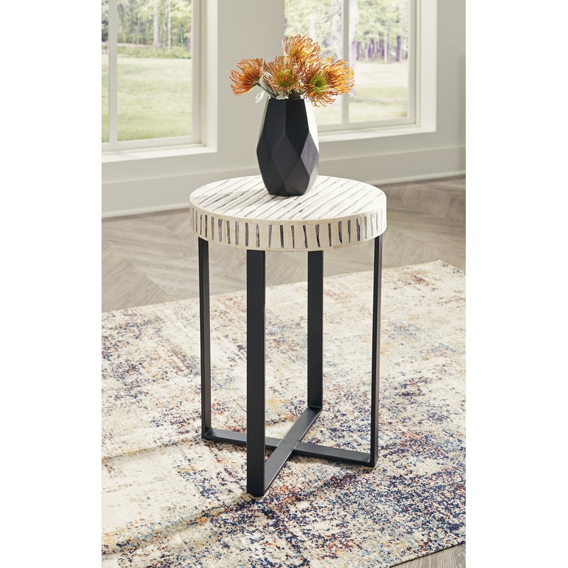 Ashley Express – Crewridge Accent Table