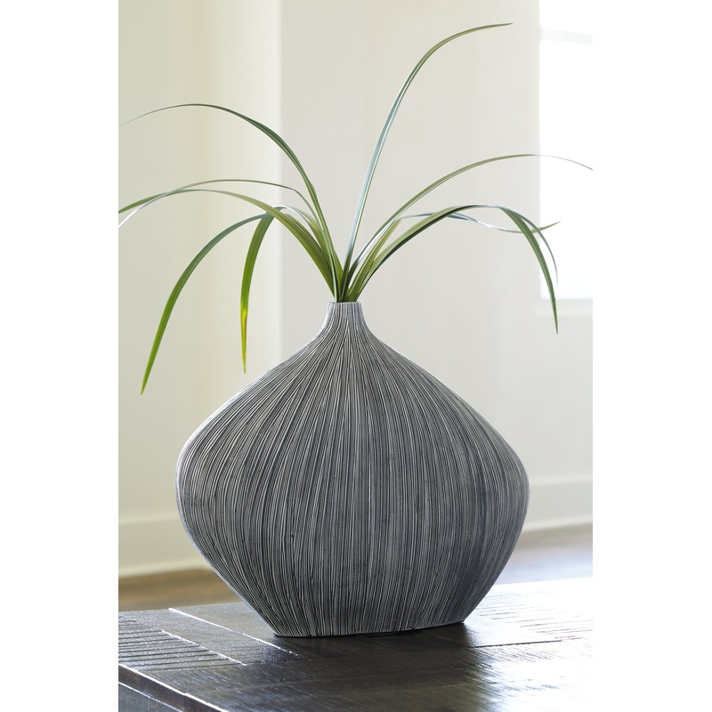 Ashley Express – Donya Vase