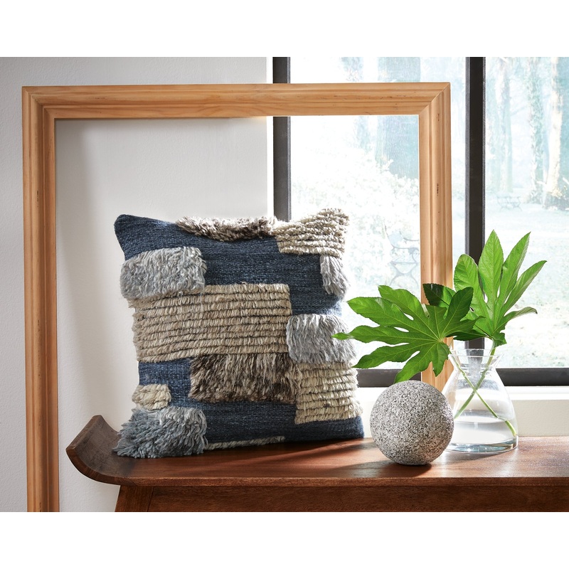 Ashley Express – Gibbend Pillow