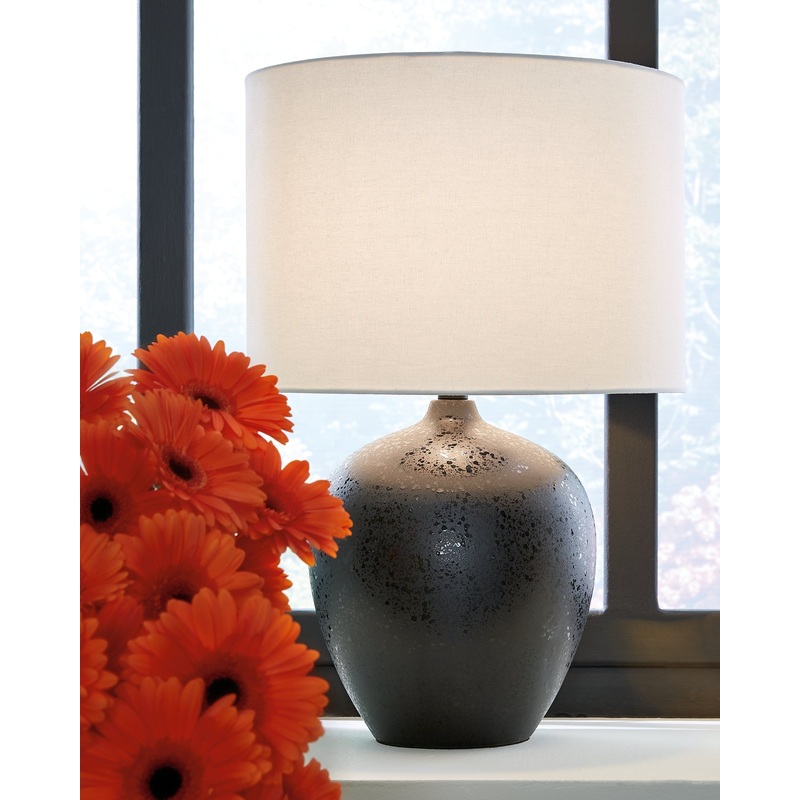 Ashley Express – Ladstow Ceramic Table Lamp (1/CN)