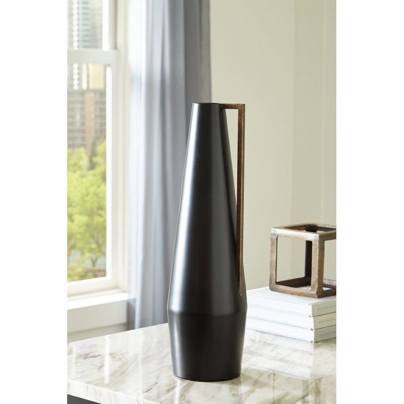 Ashley Express – Pouderbell Vase