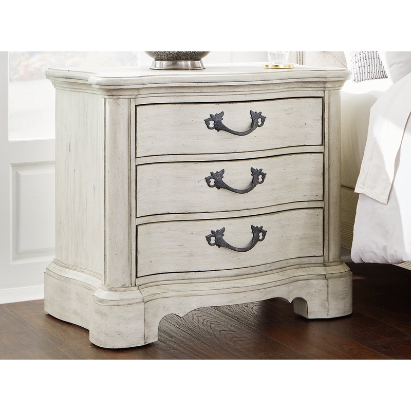 Ashley Express – Arlendyne Three Drawer Night Stand