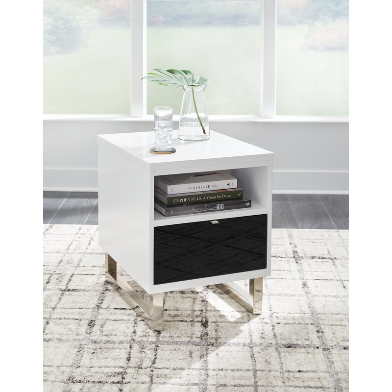 Ashley Express – Gardoni Chair Side End Table