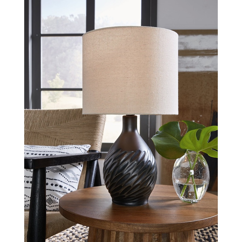 Ashley Express – Garinton Ceramic Table Lamp (1/CN)