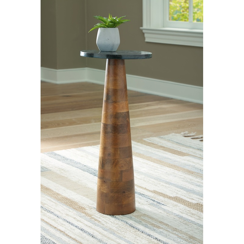 Ashley Express – Quinndon Accent Table