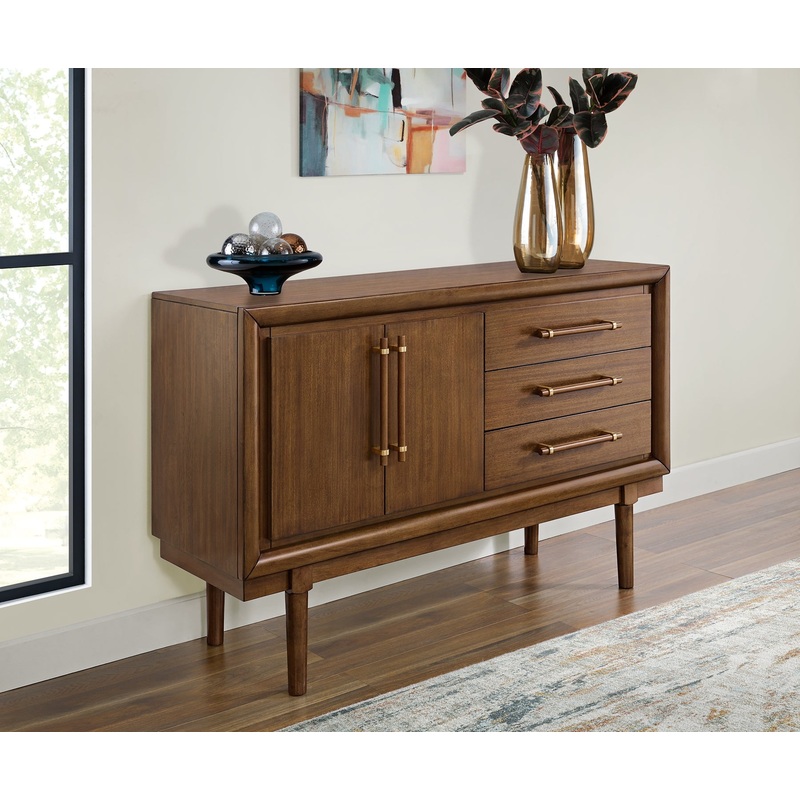 Lyncott Dining Room Server