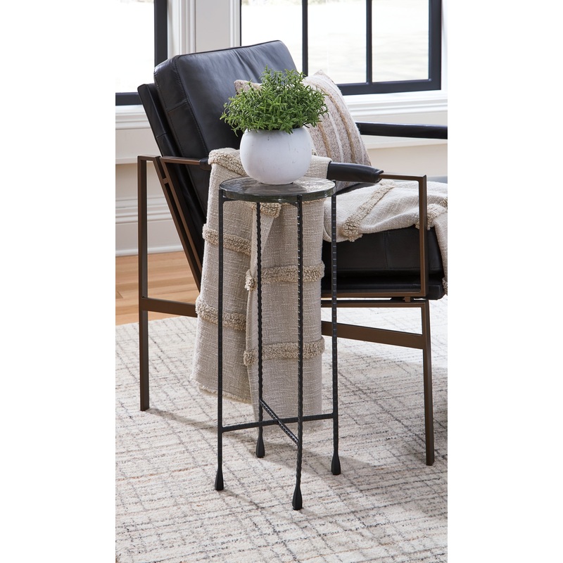 Ashley Express – Newgoren Accent Table