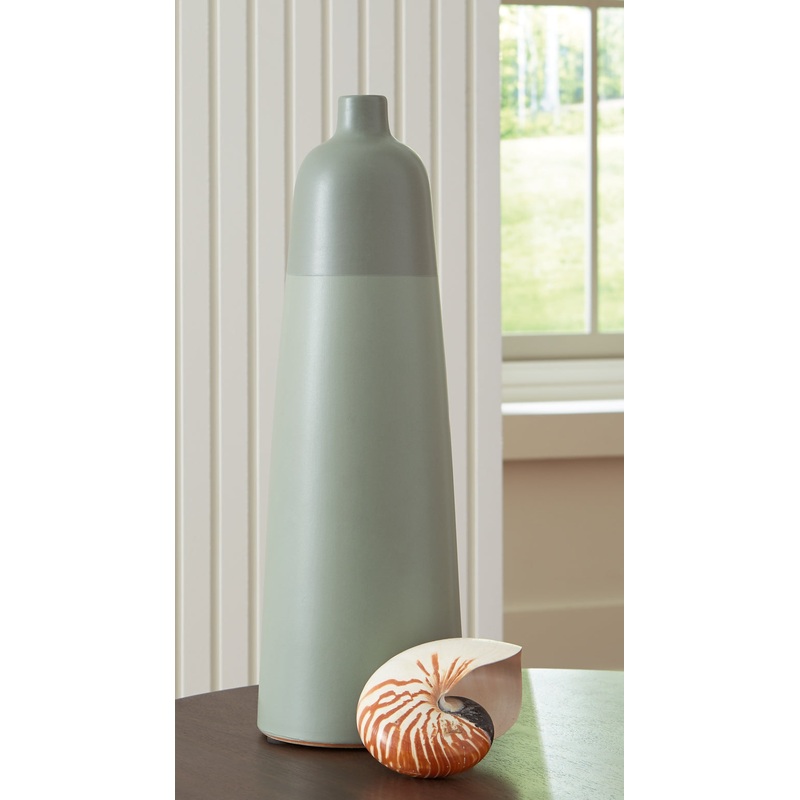 Ashley Express – Peerland Vase