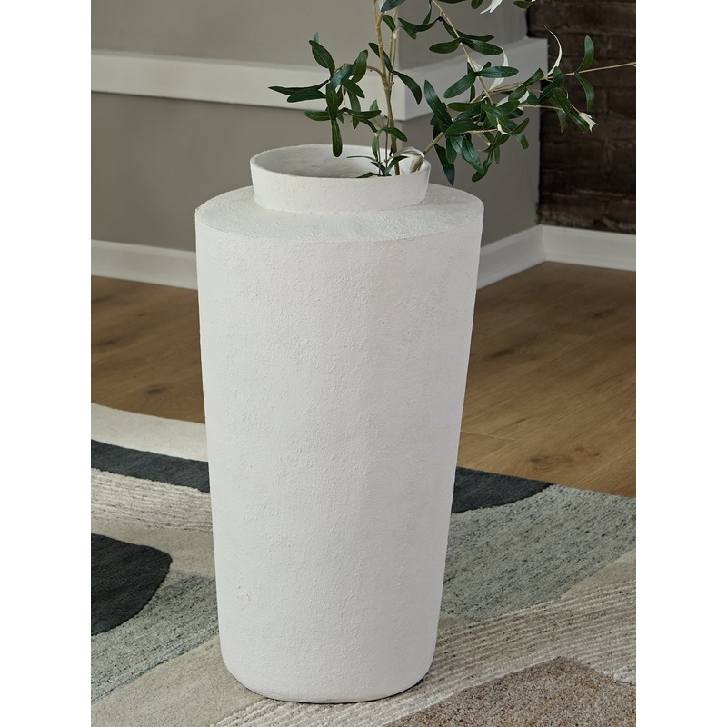 Ashley Express – Flurinworth Vase