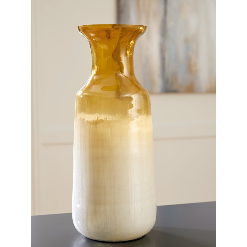 Ashley Express – Wynburg Vase