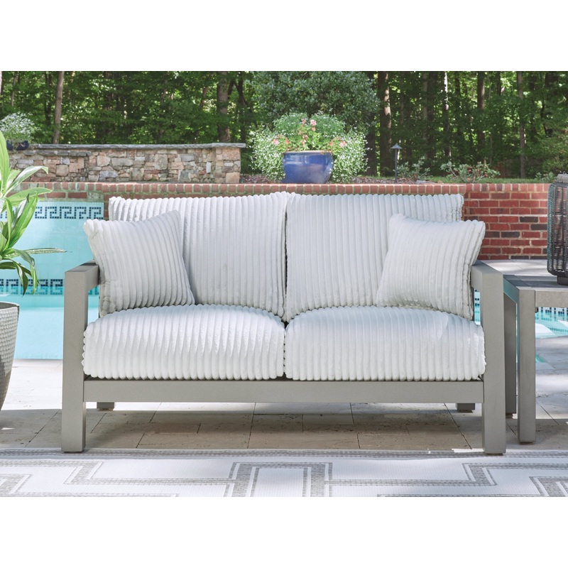 Hurley Park Loveseat w/Cushion