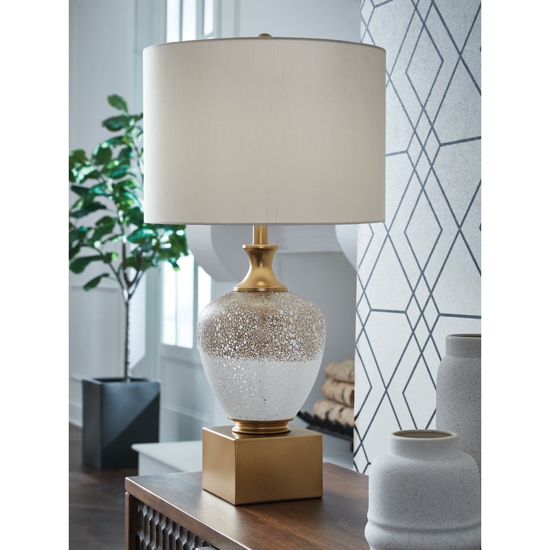Ashley Express – Tavisburg Glass Table Lamp (1/CN)