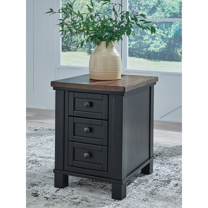 Ashley Express – Wildenauer Chair Side End Table