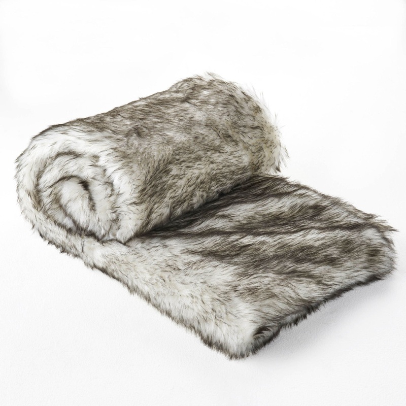 Luxury Throw Blanket With Streaks – Gray